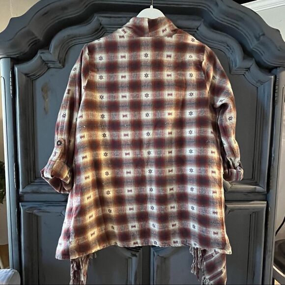 En Creme southwestern plaid flannel poncho shirt with fringe maroon - Picture 2 of 6